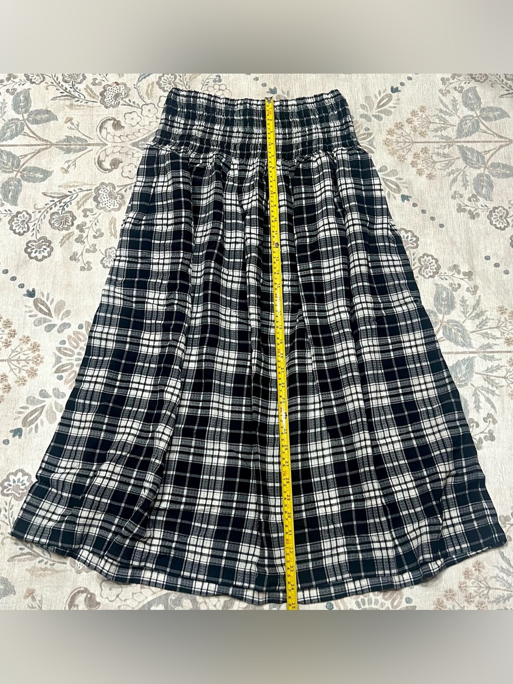 Madewell Smocked-Waist Maxi Skirt in Plaid Black / White Size Small - Picture 6 of 12
